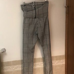 Fashion Nova TWO piece black&white medium outfit